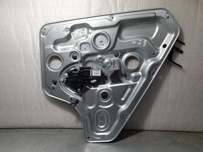 Recambio de elevalunas trasero derecho para hyundai ix20 gls style referencia OEM IAM 834801K010 5601073 ELECTRICO 2 PINES