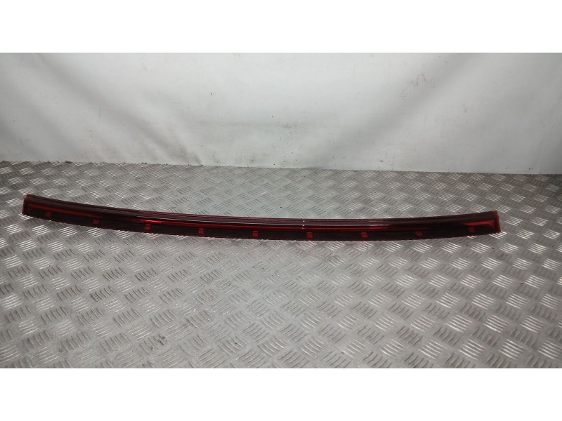 Recambio de piloto trasero central para hyundai bayon (bc3) 1.2 mpi referencia OEM IAM 92409Q0600 PATAS TOCADAS 