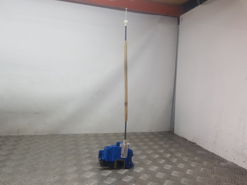 Recambio de cerradura puerta trasera derecha para fiat 500l (351_, 352_) 1.4 (199lyb1b) referencia OEM IAM 52018124  4 PINS