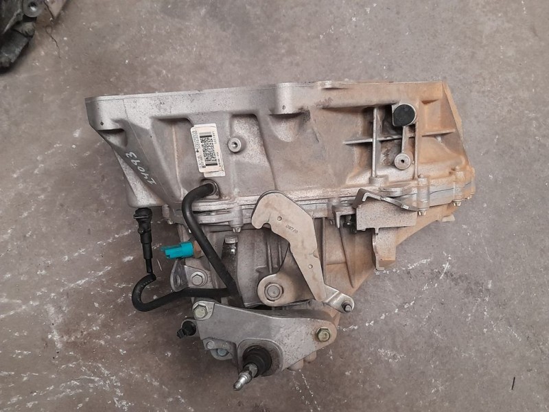 Recambio de caja cambios para nissan qashqai (j10) acenta referencia OEM IAM TL4A116 S031891 6VELOCIDADES