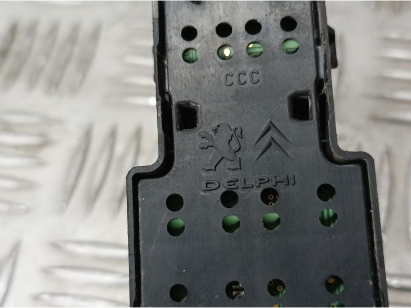 Recambio de mando elevalunas delantero izquierdo para citroën ds3 design referencia OEM IAM   DELPHI