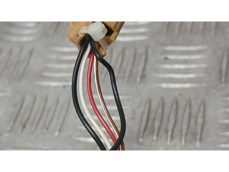 Recambio de retrovisor izquierdo para audi a4 berlina (8e) 1.9 tdi referencia OEM IAM 8E0857507B ELECTRICO 5 CABLES ROZADO 