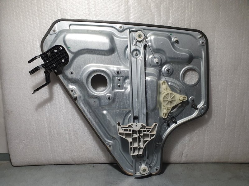 Recambio de elevalunas trasero derecho para hyundai ix20 gls style referencia OEM IAM 834801K010 5601073 ELECTRICO 2 PINES