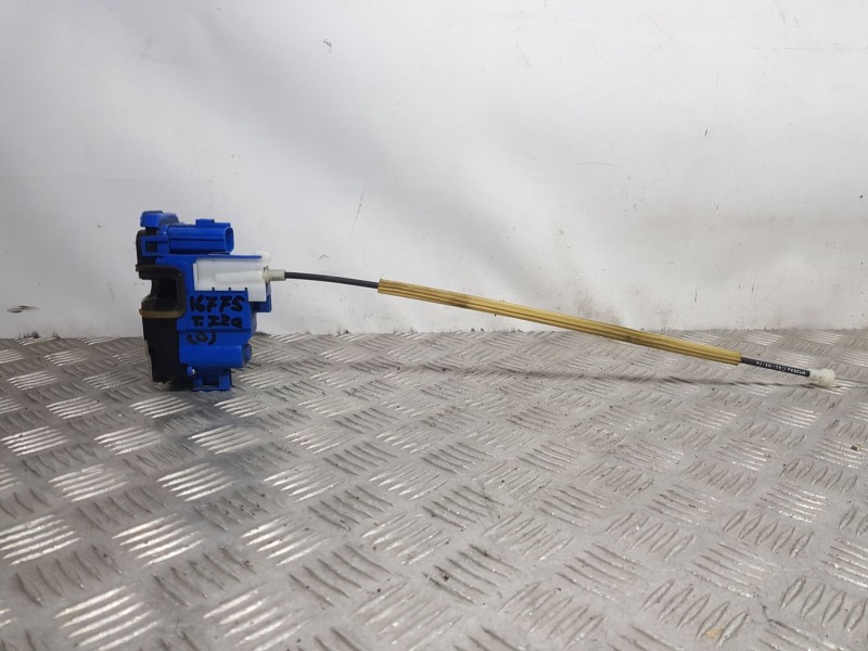 Recambio de cerradura puerta trasera izquierda para fiat 500l (351_, 352_) 1.4 (199lyb1b) referencia OEM IAM 52018125 4 PINS 