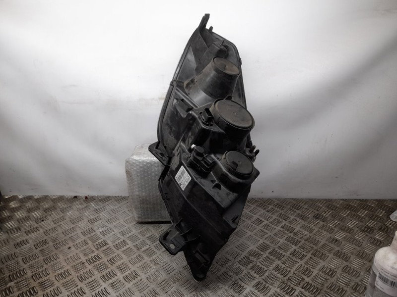 Recambio de faro derecho para nissan nv 400 l1h1 3,3t pro referencia OEM IAM 26010BZ50A  