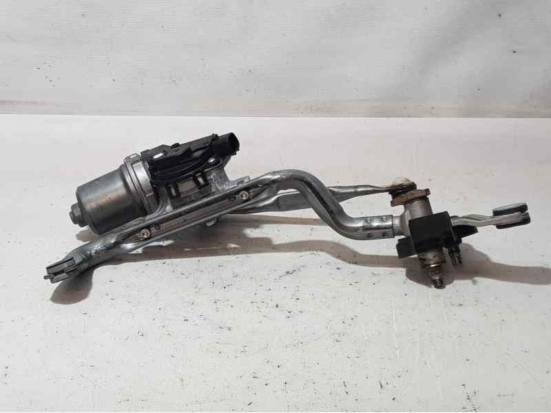 Recambio de motor limpia delantero para toyota yaris active referencia OEM IAM   5 PINS