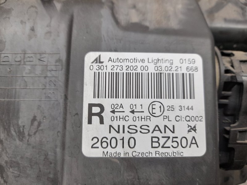 Recambio de faro derecho para nissan nv 400 l1h1 3,3t pro referencia OEM IAM 26010BZ50A  