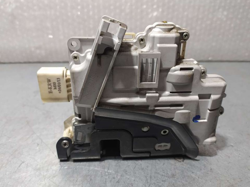 Recambio de cerradura puerta trasera derecha para audi a3 sportback (8va) ambiente referencia OEM IAM 4G0839016C  9 PINES
