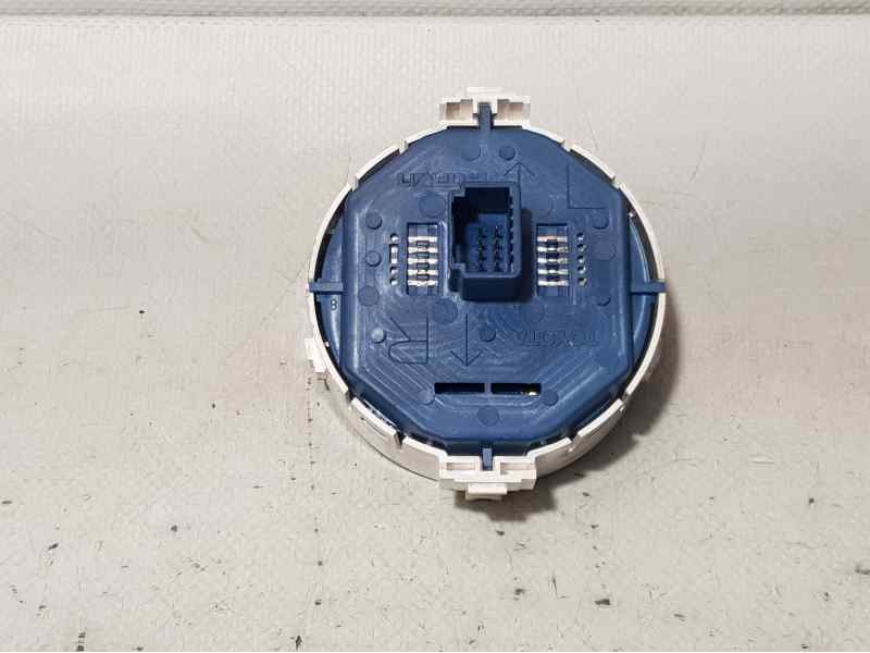 Recambio de warning para toyota yaris active referencia OEM IAM 8395000100  