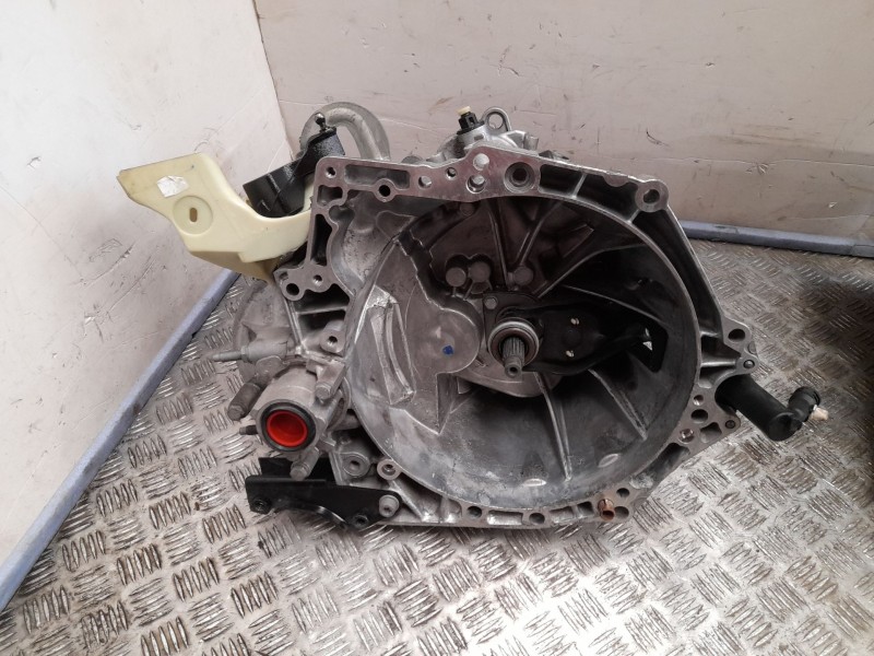 Recambio de caja cambios para peugeot 208 i (ca_, cc_) 1.6 bluehdi 100 referencia OEM IAM 20ET28 5VELOCIDADES 8405124B