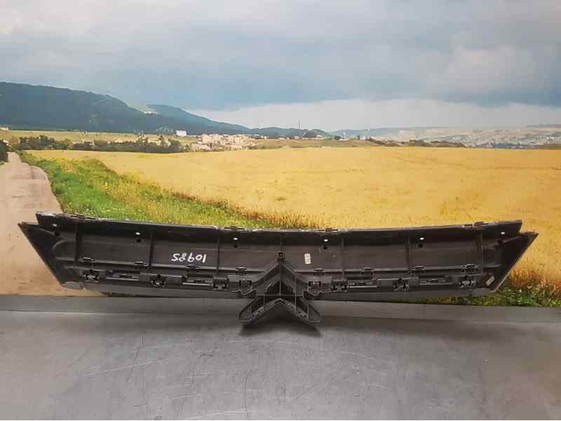 Recambio de rejilla delantera para citroën c8 2.0 hdi sx referencia OEM IAM   