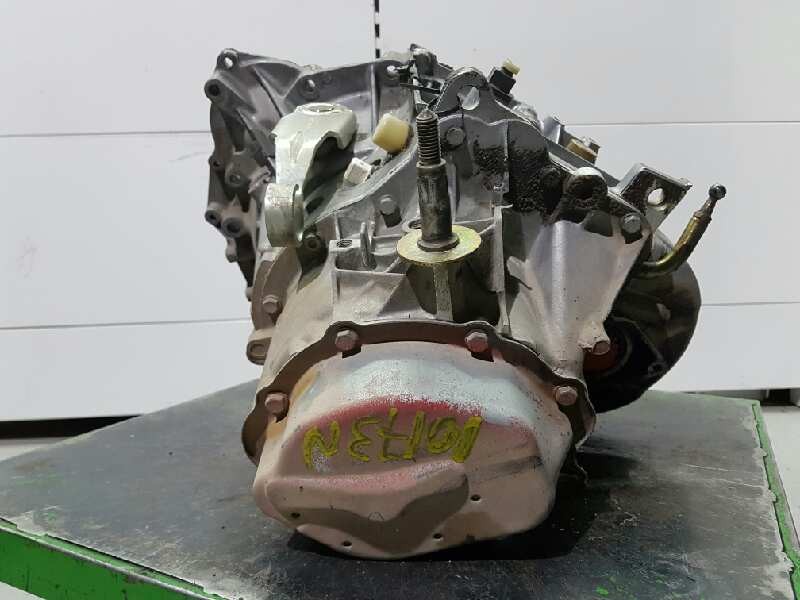 Recambio de caja cambios para peugeot 205 berlina 1.8 d generation referencia OEM IAM 20TA80 9289922B 5VELOCIDADES