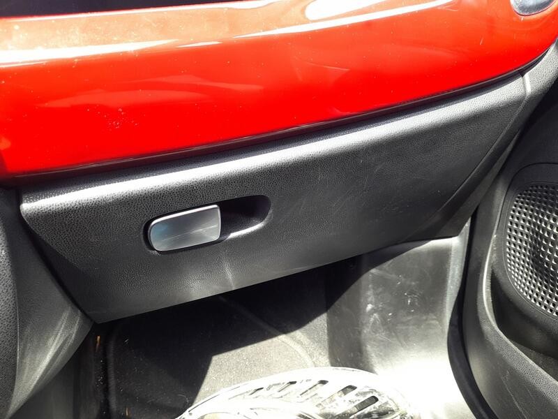 Recambio de guantera para fiat 500l (351_, 352_) 1.4 (199lyb1b) referencia OEM IAM 735562027 INFERIOR 