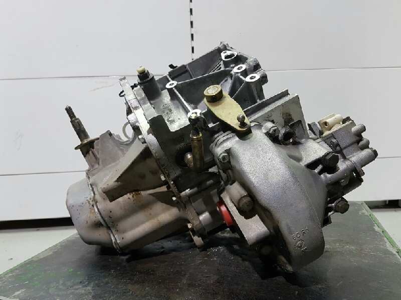 Recambio de caja cambios para peugeot 205 berlina 1.8 d generation referencia OEM IAM 20TA80 9289922B 5VELOCIDADES