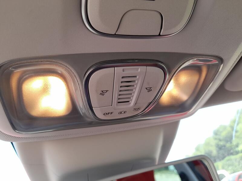 Recambio de luz interior para fiat 500l (351_, 352_) 1.4 (199lyb1b) referencia OEM IAM 735562727  