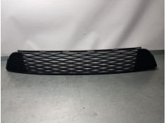 Recambio de rejilla delantera para seat toledo (kg3) reference referencia OEM IAM 6JA853677  INFERIOR PARAGOLPES PATA ROTA