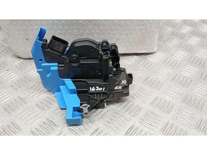 Recambio de cerradura puerta trasera derecha para kia niro hybrid concept referencia OEM IAM 81420AT000 240509 ELECTRICA