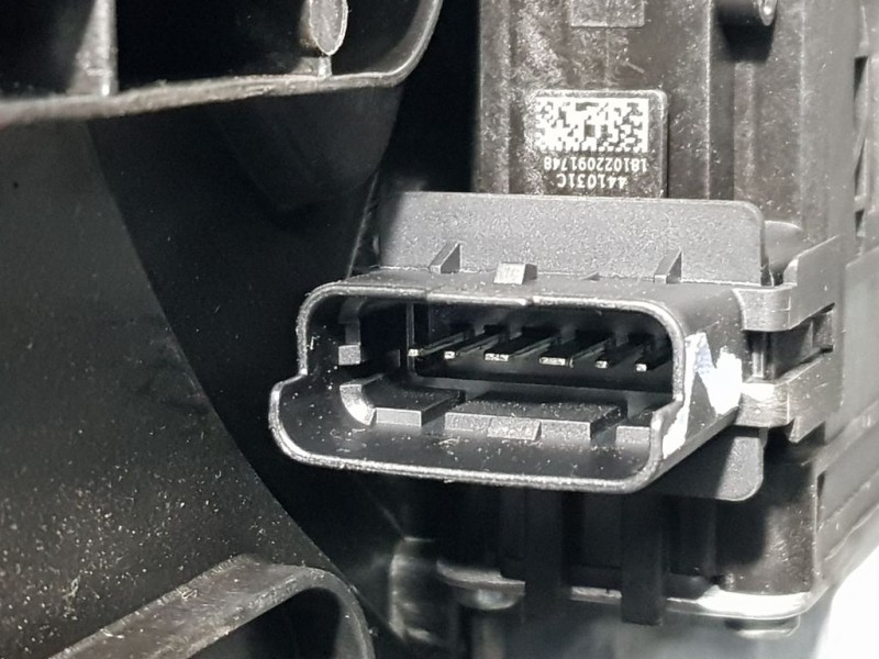 Recambio de elevalunas delantero izquierdo para hyundai ioniq hybrid referencia OEM IAM 82470G2030  ELECTRICO 6 PINS