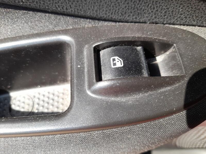 Recambio de mando elevalunas trasero izquierdo para fiat 500l (351_, 352_) 1.4 (199lyb1b) referencia OEM IAM 735600120  