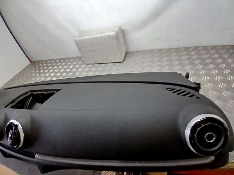 Recambio de kit airbag para audi a3 sportback (8va) ambiente referencia OEM IAM 8V1857001L  C/ SALPICADERO Y SIN PRETENSORES Y C