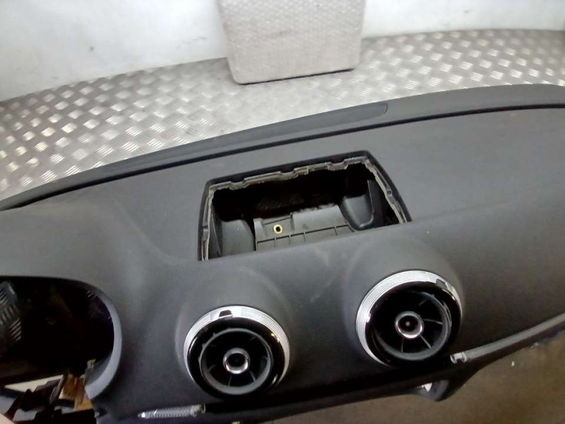 Recambio de kit airbag para audi a3 sportback (8va) ambiente referencia OEM IAM 8V1857001L  C/ SALPICADERO Y SIN PRETENSORES Y C