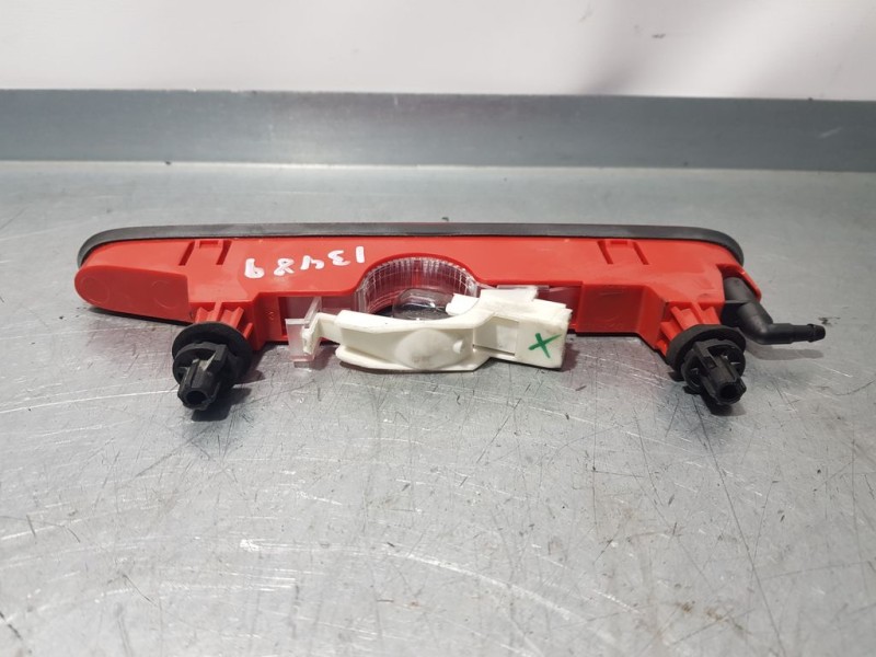 Recambio de luz central de freno para peugeot partner tepee full electric referencia OEM IAM 968283018000  