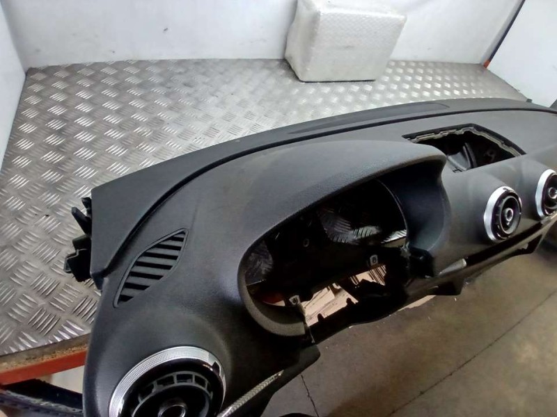 Recambio de kit airbag para audi a3 sportback (8va) ambiente referencia OEM IAM 8V1857001L  C/ SALPICADERO Y SIN PRETENSORES Y C