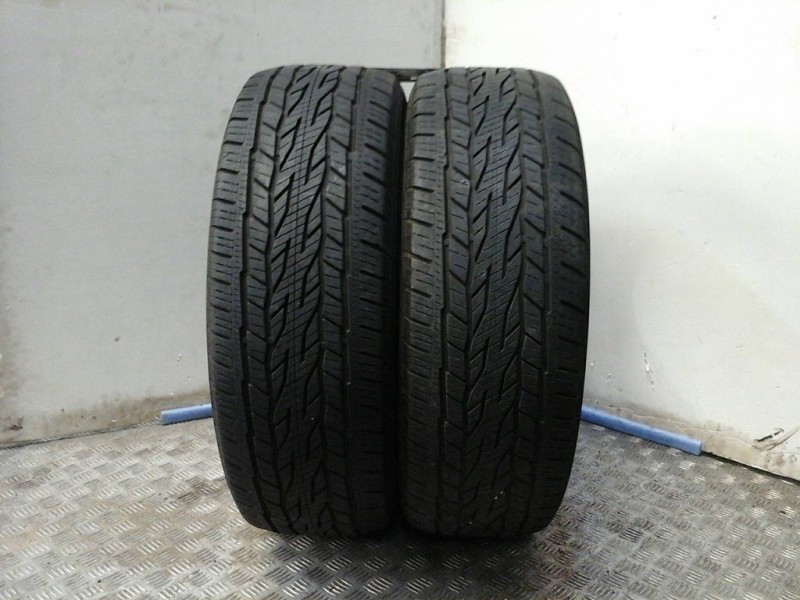 Recambio de neumatico pareja para neumaticos reutilizados - referencia OEM IAM 2556018112T 255/60/18/112T CONTINENTAL