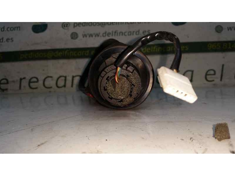 Recambio de retrovisor izquierdo para fiat punto berlina (188) 1.3 jtd 70 multijet active referencia OEM IAM 0735310075 3 CABLES