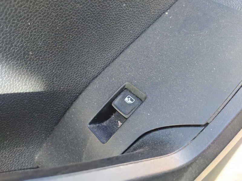 Recambio de mando elevalunas delantero derecho para seat arona style edition referencia OEM IAM 5G0959855P  