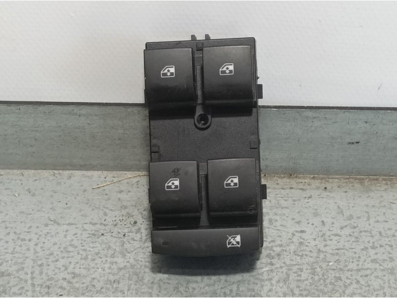 Recambio de mando elevalunas delantero izquierdo para opel mokka selective referencia OEM IAM 13305011  
