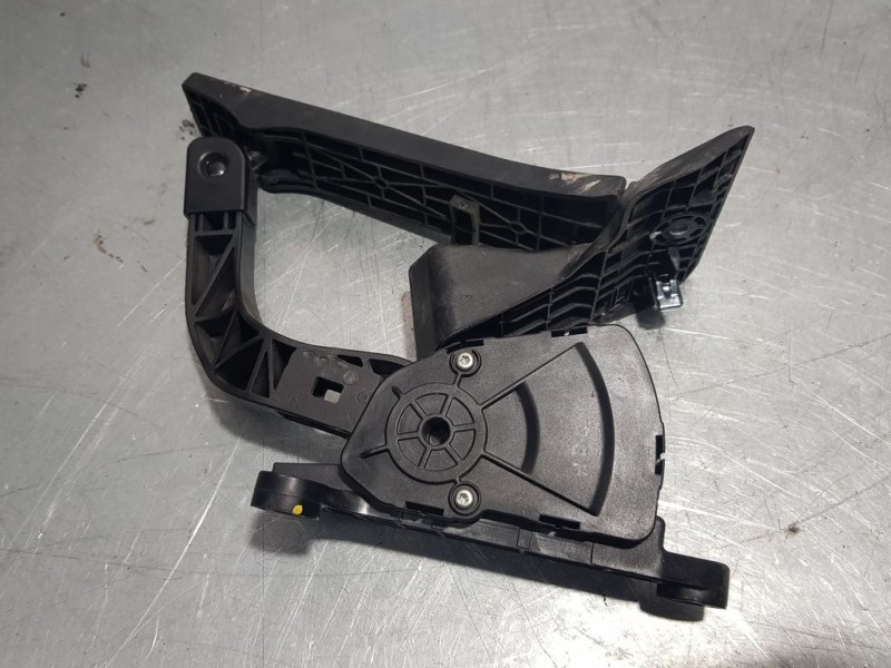 Recambio de potenciometro pedal para hyundai ix35 comfort 2wd referencia OEM IAM 1430A2S000  