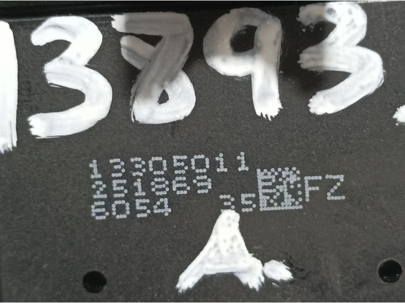 Recambio de mando elevalunas delantero izquierdo para opel mokka selective referencia OEM IAM 13305011  