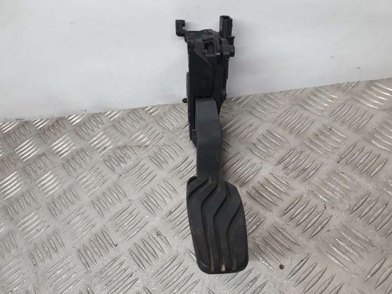 Recambio de potenciometro pedal para renault clio v intens referencia OEM IAM 180108467R 6PV01290203 