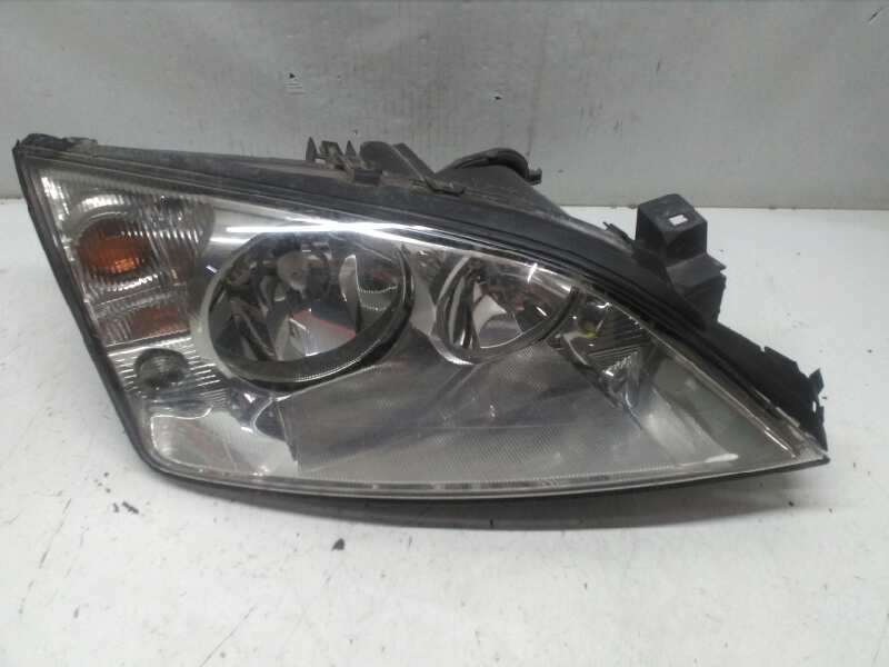 Recambio de faro derecho para ford focus c-max (cap) referencia OEM IAM 1S7113005AK 0301174202 
