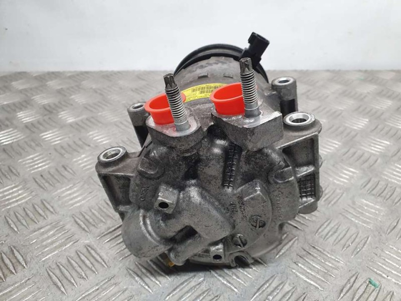 Recambio de compresor aire acondicionado para ford fiesta (ccn) ambiente referencia OEM IAM AV1119D629AC  