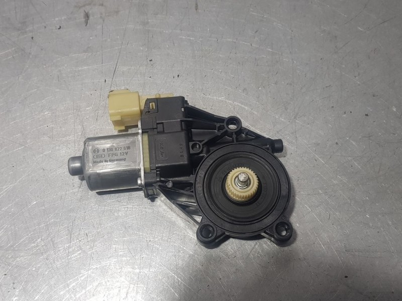 Recambio de motor elevalunas delantero izquierdo para ford fiesta (ccn) trend referencia OEM IAM 8A6114A389B  