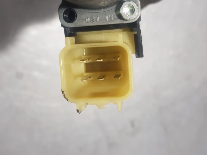 Recambio de motor elevalunas delantero izquierdo para ford fiesta (ccn) trend referencia OEM IAM 8A6114A389B  