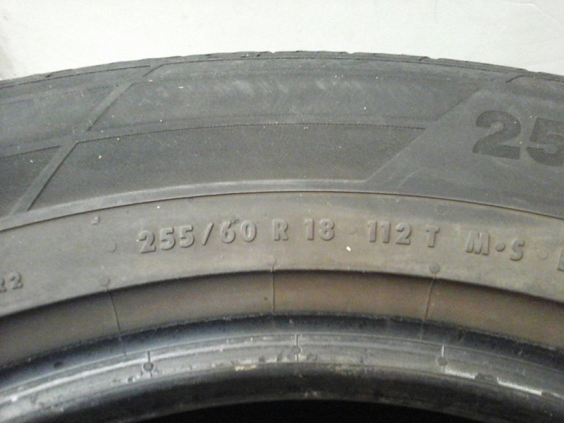 Recambio de neumatico pareja para neumaticos reutilizados - referencia OEM IAM 2556018112T 255/60/18/112T CONTINENTAL
