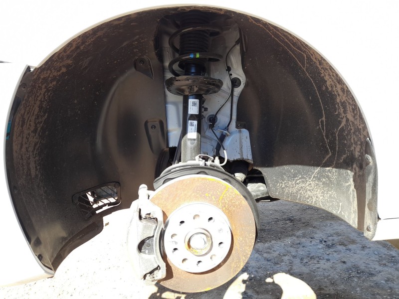 Recambio de plastico pase rueda del. izq. para skoda octavia iv (nx3, nn3, pv3) 1.5 tsi referencia OEM IAM 5E3809957N  