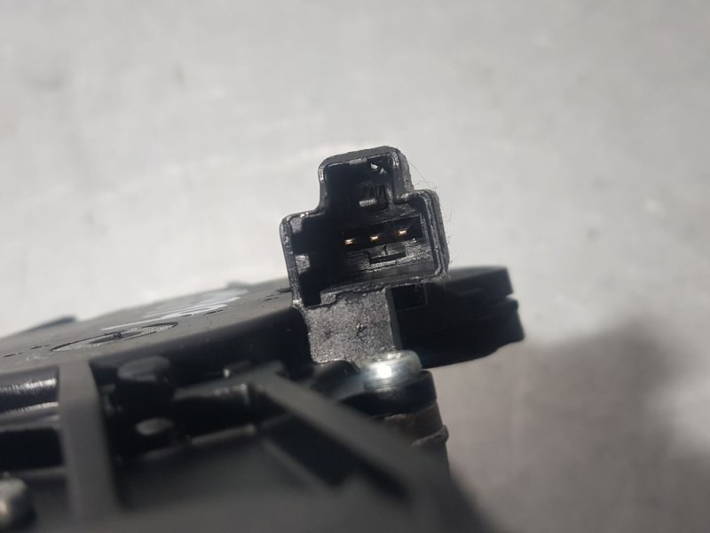 Recambio de motor limpia trasero para ford fiesta (cb1) ambiente referencia OEM IAM 8A61A17K441AB 0390201209 BOSCH