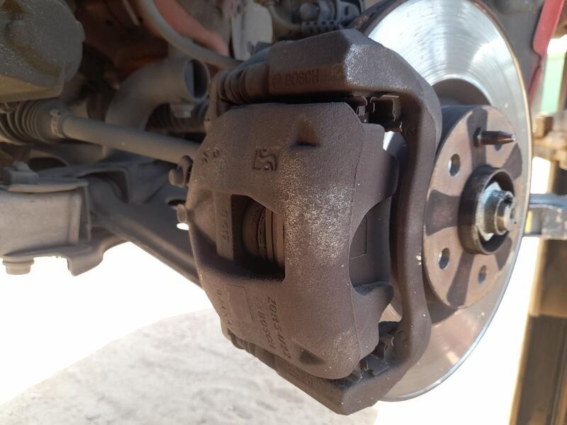 Recambio de pinza freno delantera izquierda para fiat 500l (351_, 352_) 1.4 (199lyb1b) referencia OEM IAM 77363933 BOSCH 