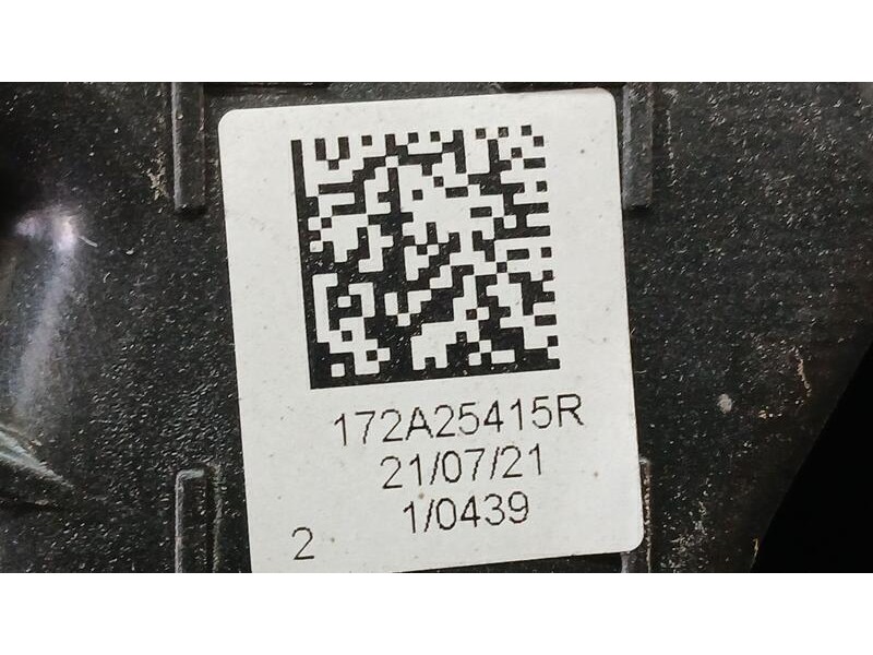 Recambio de deposito adblue para renault clio v experience referencia OEM IAM 172A25415R  