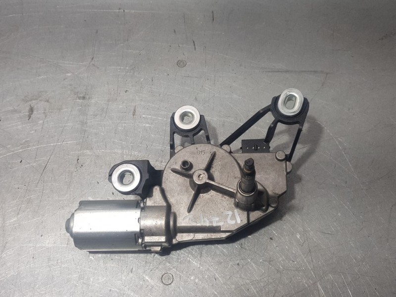 Recambio de motor limpia trasero para volkswagen polo (9n1) trendline referencia OEM IAM 6Q6955711A 0390201596 BOSCH