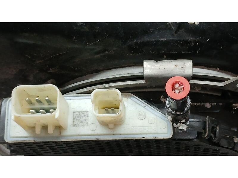 Recambio de deposito adblue para renault clio v experience referencia OEM IAM 172A25415R  