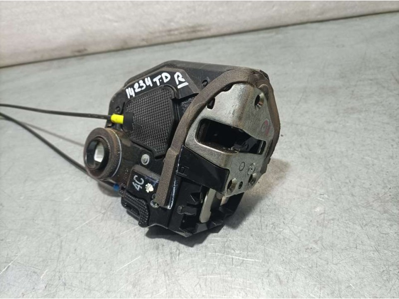 Recambio de cerradura puerta trasera derecha para toyota auris touring sports (e18) hybrid active referencia OEM IAM A084219  EL