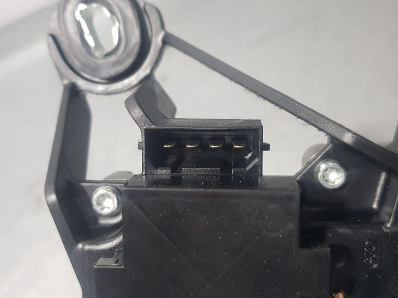 Recambio de motor limpia trasero para volkswagen polo (9n1) trendline referencia OEM IAM 6Q6955711A 0390201596 BOSCH