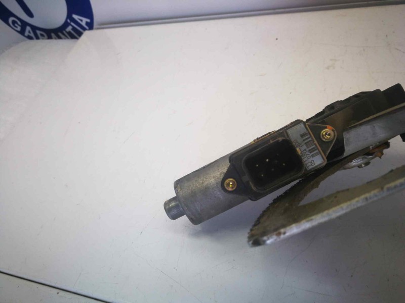 Recambio de elevalunas delantero derecho para opel tigra 1.4 16v referencia OEM IAM 90520202  6 PINS
