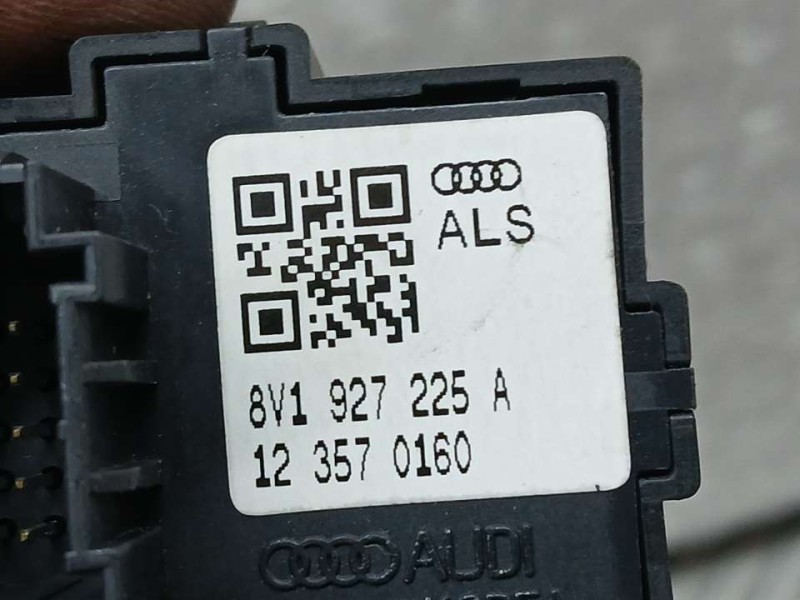 Recambio de palanca freno de mano para audi a3 sportback (8va) ambiente referencia OEM IAM 8V1927225A 123570160 ELECTRICA