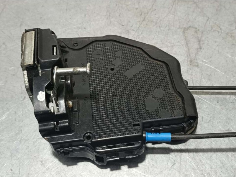 Recambio de cerradura puerta trasera derecha para toyota auris touring sports (e18) hybrid active referencia OEM IAM A084219  EL
